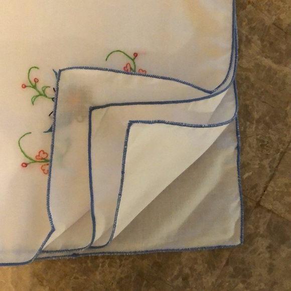 Vintage 1977 NWOT BUTTERFLY EMBROIDERED NAPKINS - Picture 5 of 5